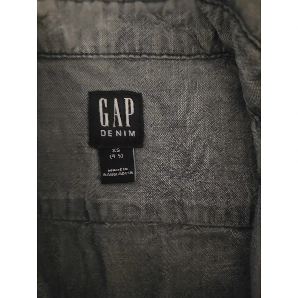 Gap Denim Kids Short Sleeve Button Up Collared Shirt Very Stylish Size XS 4-5